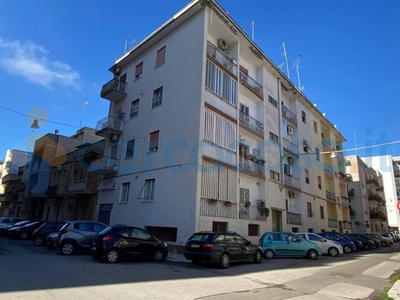 Appartamento Trilocale in ottime condizioni, in vendita in Via Properzio, Brindisi