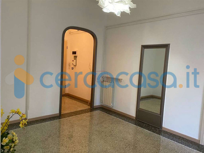 Appartamento Trilocale in vendita in Via Carlo Rolando, Genova