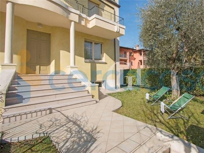 Appartamento Trilocale in vendita in Via Mezzocolle 19, Desenzano Del Garda