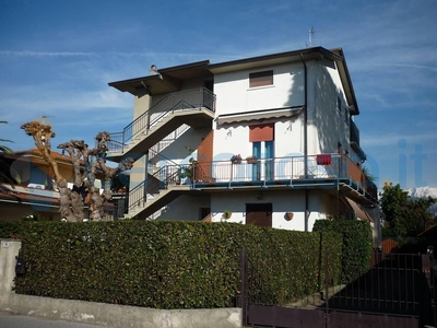 Appartamento Trilocale in vendita in Via Venezia 24, Massa