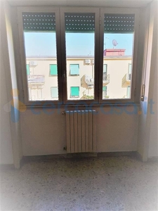 Appartamento Trilocale in vendita in Via Volontari Della Liberta' 17, Salerno