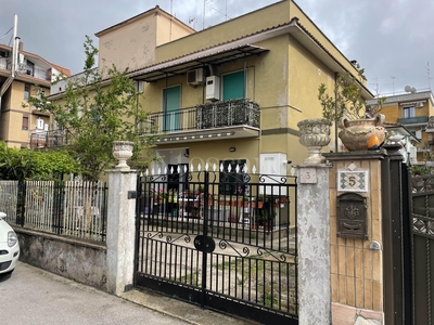 Casa a Pomezia in Via Maroncelli