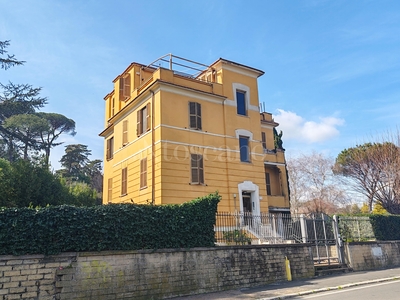 Casa a Roma in Via della Pisana, Pisana