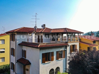 Casa di prestigio di 444 mq in vendita Via S.Emiliano, 43, Brescia, Lombardia