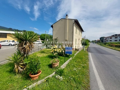 Casa indipendente con giardino, Buti cascine