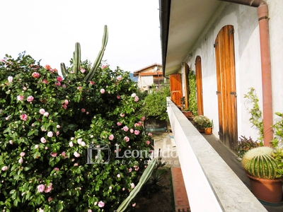 Casa indipendente vista mare, Pietrasanta strettoia