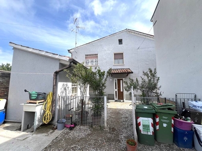 Casa semi indipendente abitabile in zona Centro Urbano a Castel D'Ario