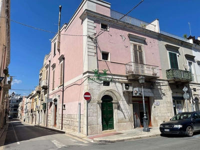 Casa semi indipendente in Via Francesco Ferrucci 58 in zona Garibaldi,ferrucci a Andria