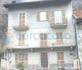 Casa singola da ristrutturare, in vendita in Via Giovanni Francia 58/2, Mergozzo