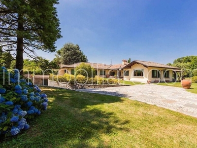 Esclusiva villa di 740 mq in vendita Villa Guardia, Italia