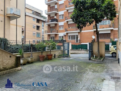 Garage/Posto auto in Affitto in a Roma