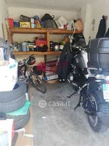 Garage/Posto auto in Affitto in Via San Pietro a Albisola Superiore