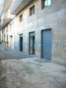 Locale commerciale in affitto in Vico Antonino 17, Canosa Di Puglia