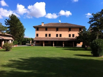 Prestigiosa villa di 600 mq in vendita, Via Carlo Pisacane, 6, Cento, Emilia-Romagna