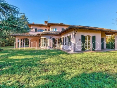 Prestigiosa villa di 700 mq in vendita Via Tommaso Grossi, Casnate Con Bernate, Como, Lombardia