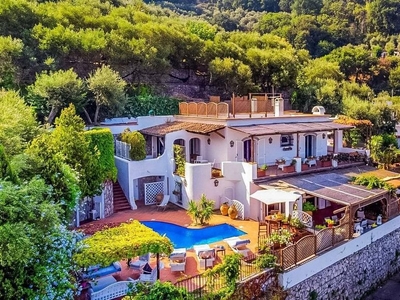 Prestigiosa villa di 418 mq in vendita, Via 4 Novembre, 27, Massa Lubrense, Campania