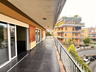 Appartamento di lusso di 190 m² in vendita via giovanni arrivabene ,, Roma, Lazio