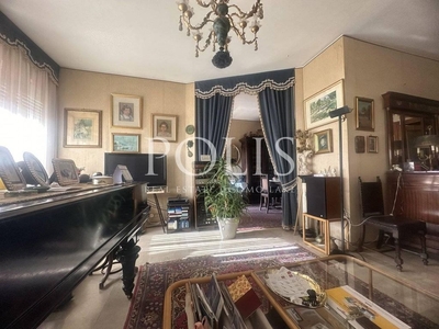 Prestigioso appartamento in vendita via Crispi, Como, Lombardia