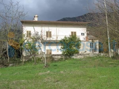 Rustico casale da ristrutturare, in vendita in Strada Provinciale 290 6, Gioia Sannitica