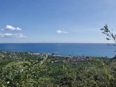 Terreno in vendita a Acireale