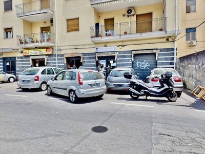 Vendita Negozio, in zona PIAZZA MONTESSORI, CATANIA