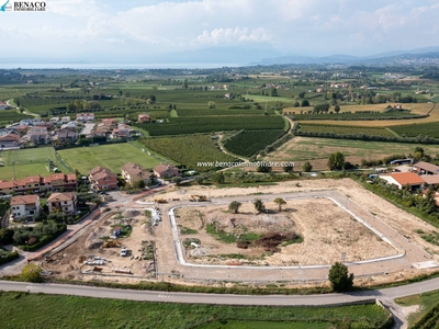 Vendita Terreno edificabile, in zona SANDRÀ, CASTELNUOVO DEL GARDA