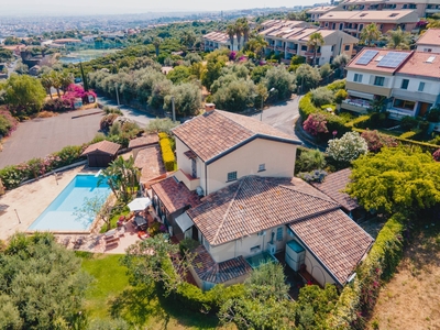 Villa con terrazzo a San Gregorio di Catania