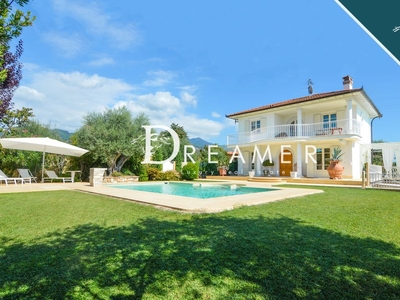 Villa di 275 mq in vendita Via Martiri di Sant'Anna 26, Pietrasanta, Lucca, Toscana