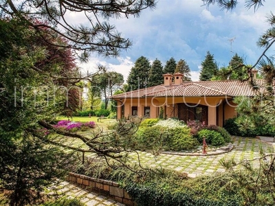 Villa di 300 mq in vendita via Mascagni, Fino Mornasco, Lombardia
