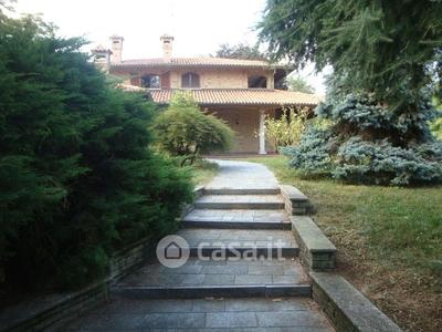 Villa in Affitto in a Brenna