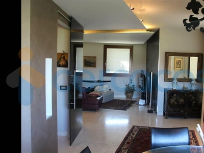 Villa in ottime condizioni in vendita a Pesaro