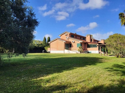 Villa in Via Ippia di Elide a Roma