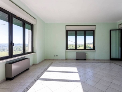 Villa signorile con vista panoramica a Montaldo Roero