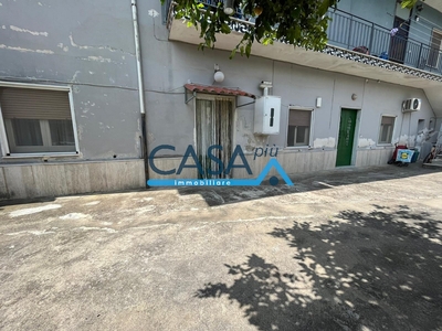 Vitulazio - ZONA CENTRO VENDESI CASA INDIPENDENTE CON GIARDINO PRIVATO