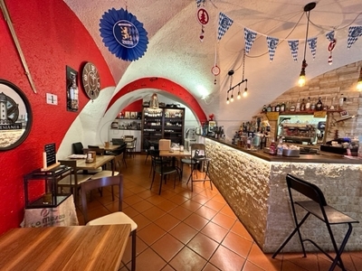 bar in vendita a Loano
