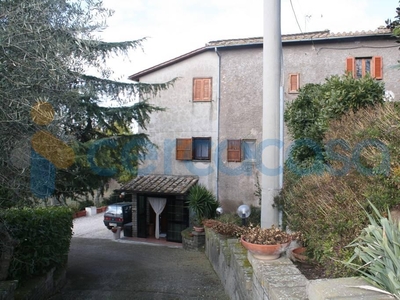 Casa singola in vendita a Viterbo