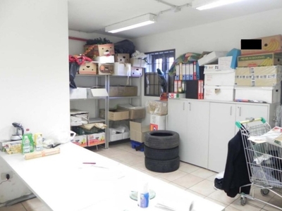 magazzino-laboratorio in vendita a Valmontone