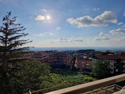 MARINO VILLA DESIDERI ATTICO PANORAMICO CON TERRAZZA E POSTO