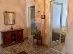 Appartamento in Affitto a Catania, zona C.so Italia - via Leopardi, 1'500€, 210 m²