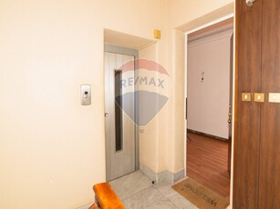 Appartamento in Affitto a Catania, zona De Gasperi - p.zza Europa, 2'300€, 202 m²