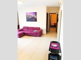 Appartamento in Affitto a Pescara, 900€, 140 m², arredato