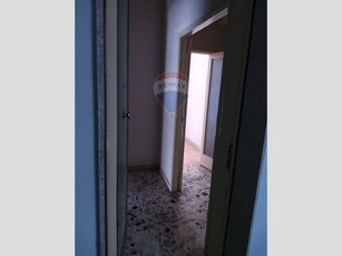 Appartamento in Vendita a Catania, zona Barriera, 225'000€, 168 m²