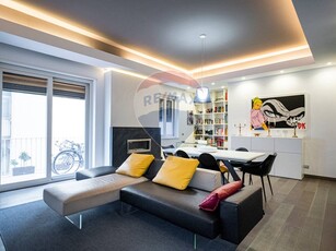 Appartamento in Vendita a Catania, zona C.so Italia - via Leopardi, 375'000€, 157 m²