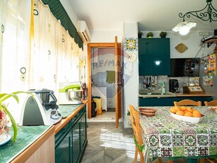 Appartamento in Vendita a Catania, zona Librino, 105'000€, 98 m²