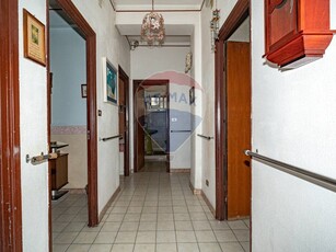 Appartamento in Vendita a Catania, zona Librino, 59'000€, 110 m²