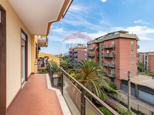 Appartamento in Vendita a Catania, zona Nuovalucello, 135'000€, 135 m²