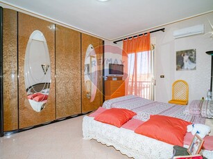Appartamento in Vendita a Catania, zona Nuovalucello, 99'000€, 140 m²