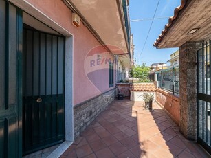 Appartamento in Vendita a Catania, zona San Giorgio, 140'000€, 100 m²