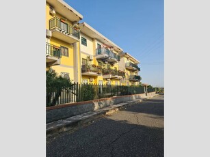 Appartamento in Vendita a Catania, zona San Giorgio, 160'000€, 147 m²