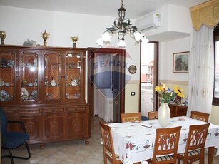 Appartamento in Vendita a Catania, zona San Giovanni Galermo, 50'000€, 130 m²